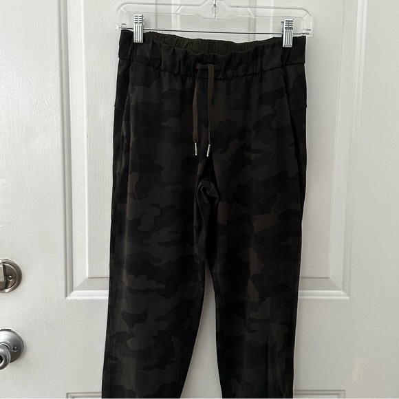 Lululemon On The Fly Joggers - Picture 7 of 9